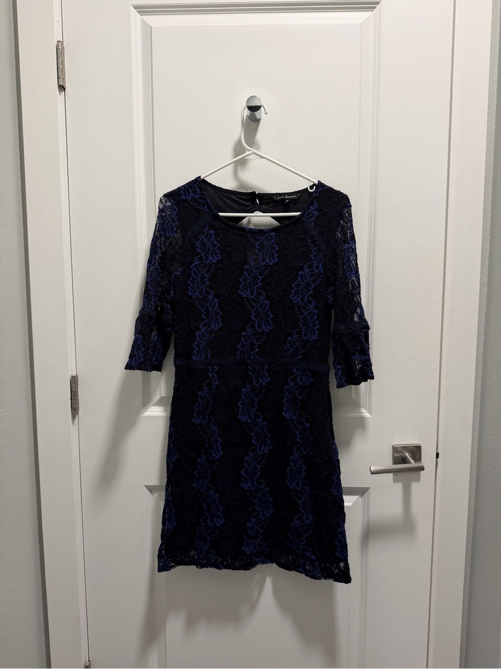 Sleeve Lace Sheath Dress in Navy and Black